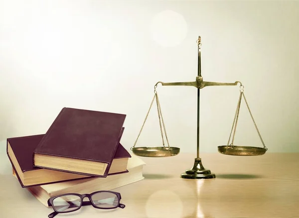 Justice Scales Books Eye Glasses — Stock Photo, Image