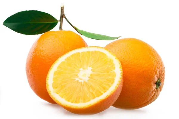 Свіжі Апельсини Ізольовані Білому Тлі — стокове фото