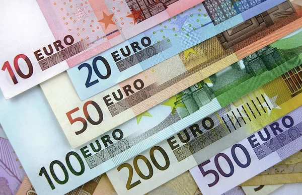 Euro banknot üzerinde beyaz — Stok fotoğraf