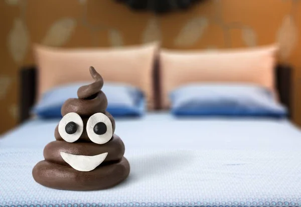 Poop Emoticon Bed Background — Stock Photo, Image