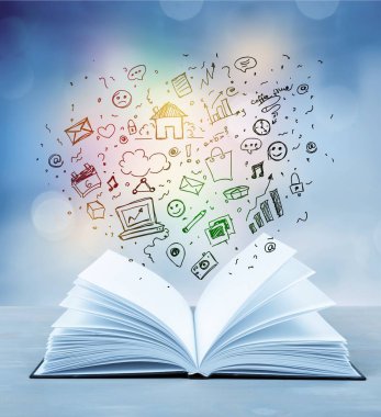 Masanın üzerinde kitabı aç