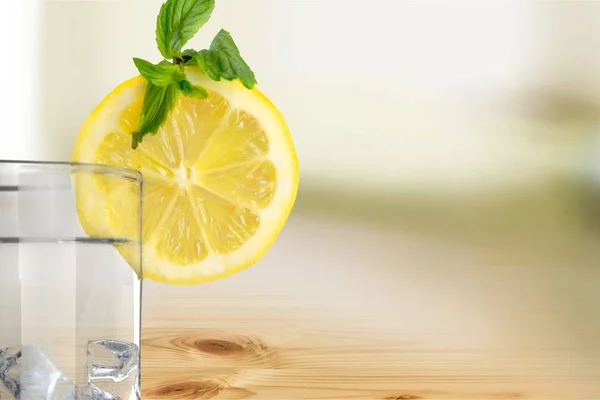 Water with ice and lemon — Stock Photo, Image