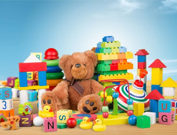 Gyerekek játékok gyűjtése — Stock Fotó