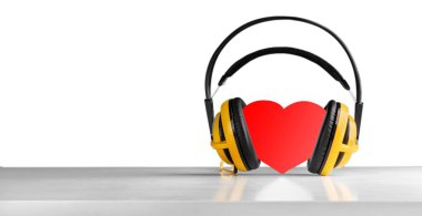 Kulaklık ve kalp kavramı