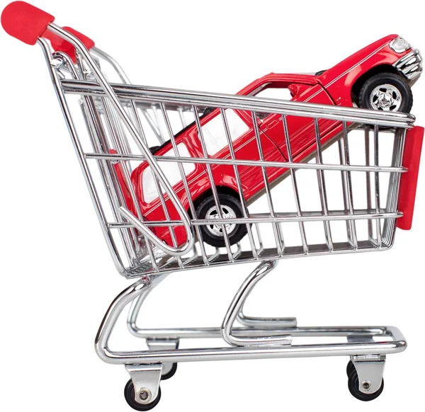 Rode auto in winkelwagen — Stockfoto