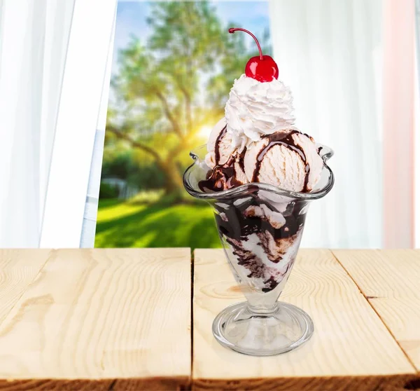 Chocolade-ijs in glas — Stockfoto
