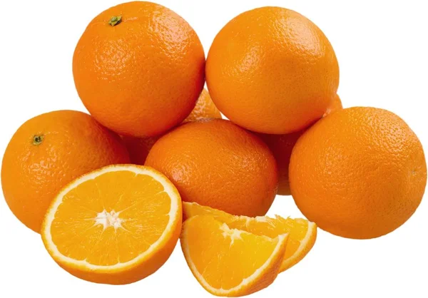 Naranjas enteras y cortadas en rodajas —  Fotos de Stock