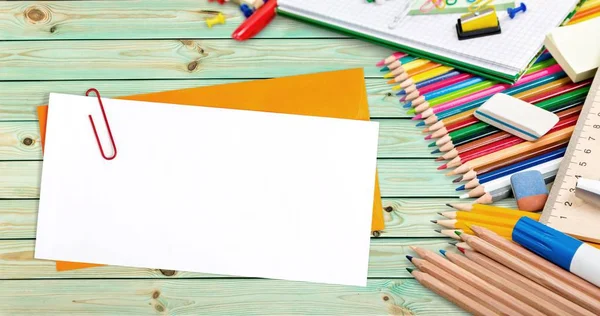 Coloridos útiles escolares —  Fotos de Stock