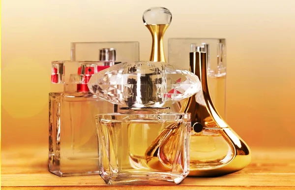 Aromatyczne perfumy — Zdjęcie stockowe