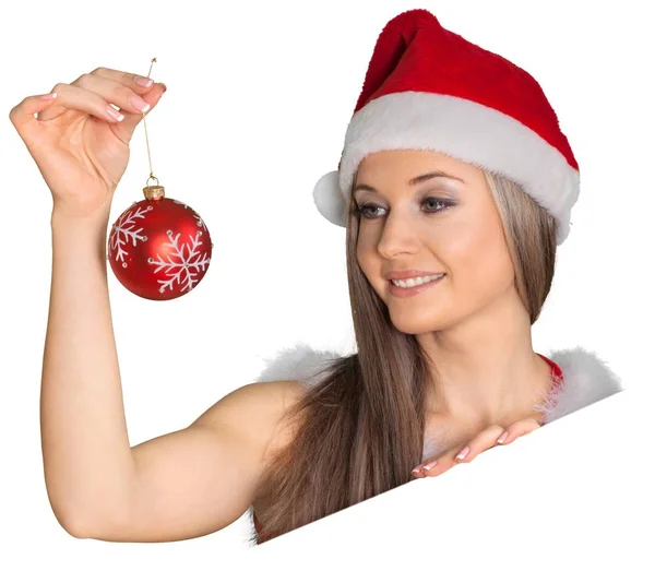 Mooie Vrouw Kerstmuts Holding Kerstbal — Stockfoto