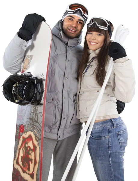 在冬季的东西的运动年轻夫妇的肖像 — 图库照片