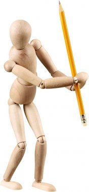 ahşap adam figürü ile kalem