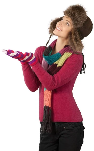 Junge Frau in Winterkleidung — Stockfoto