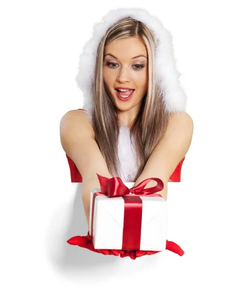 Belle femme avec cadeau de Noël — Photo