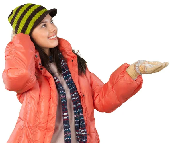 Mujer joven en ropa de abrigo — Foto de Stock