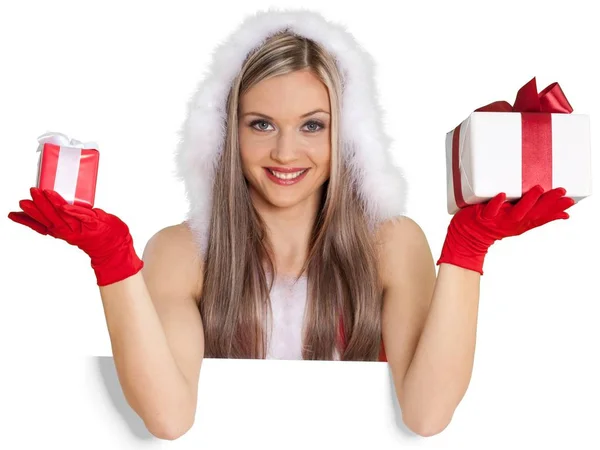 Vrouw van de kerst geschenkdozen houden — Stockfoto