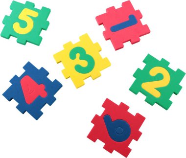 Beyaz arka plan üzerinde izole sarı numaraları ile renkli bulmaca