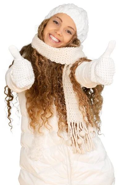 Νεαρή γυναίκα με χειμωνιάτικα ρούχα — Φωτογραφία Αρχείου