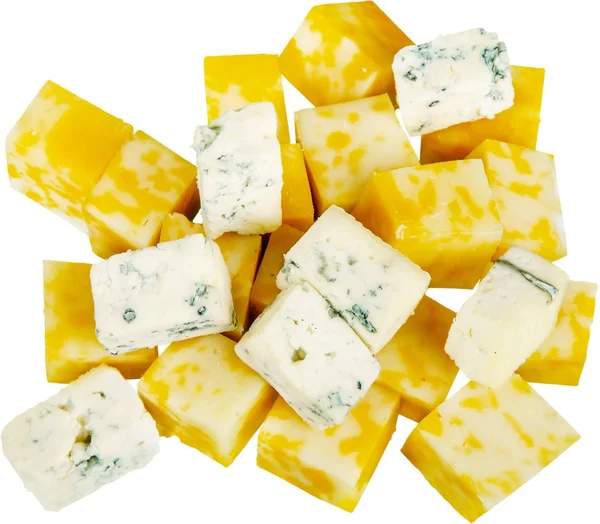 Много вкусных выдержанных сыров — стоковое фото