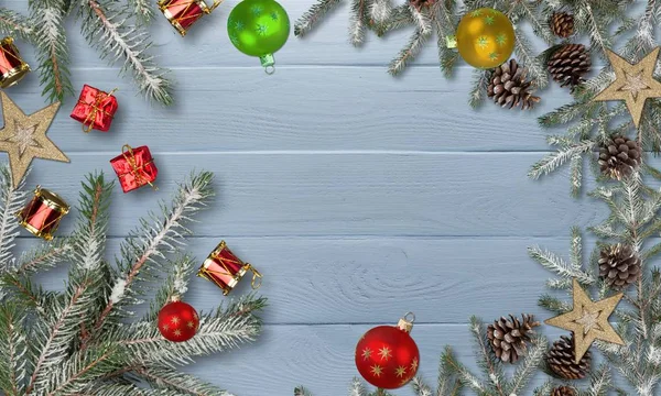 Červené vánoční ozdobné koule — Stock fotografie