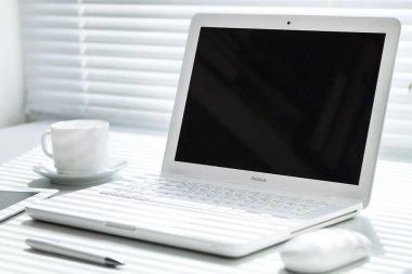 Boş ekranlı dizüstü bilgisayar