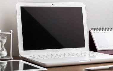 Boş ekranlı dizüstü bilgisayar