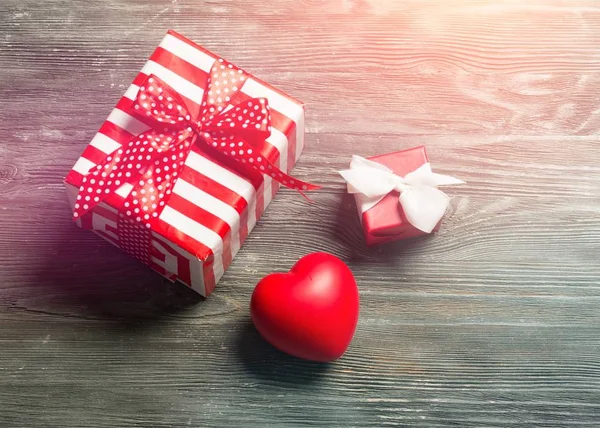 Primo Piano Della Confezione Regalo Giorno San Valentino Sullo Sfondo — Foto Stock