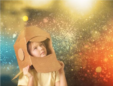 Roket kostüm kızla