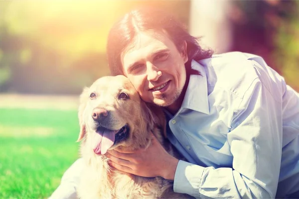 Veterinario Masculino con perro — Foto de Stock