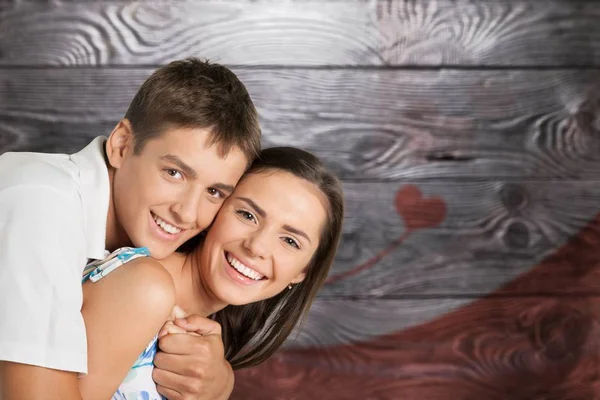 Portret Van Gelukkige Jonge Paar Geïsoleerd Achtergrond — Stockfoto