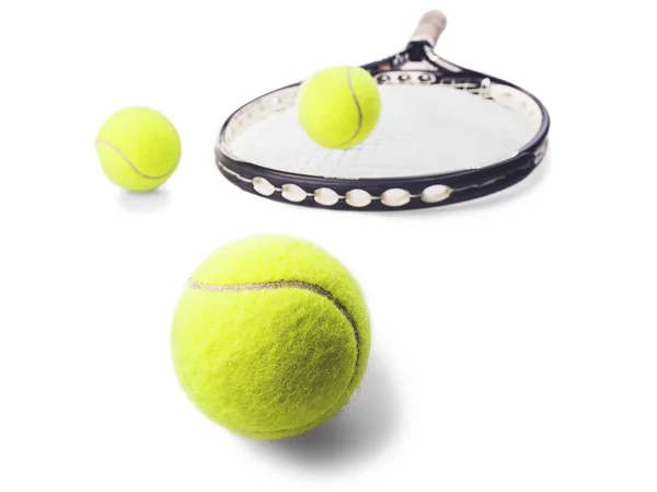 Tennisbälle und Schläger — Stockfoto