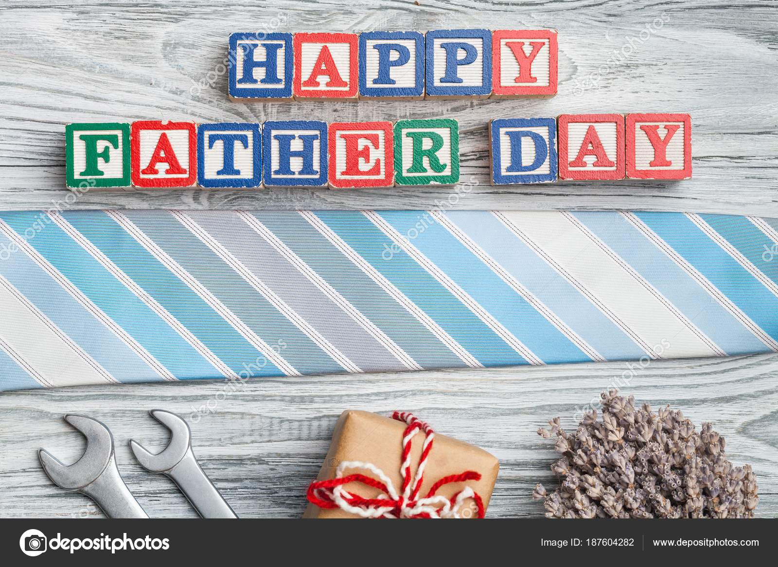 Happy Fathers Day Message Small Gift Box Stock Photo Image By C Billiondigital 187604282
