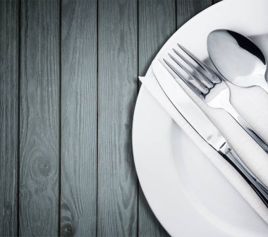 Çatal, kaşık ve bıçak.