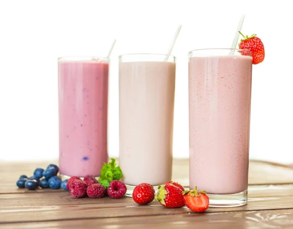 Milkshakes Sains Colorés Isolés Sur Fond — Photo