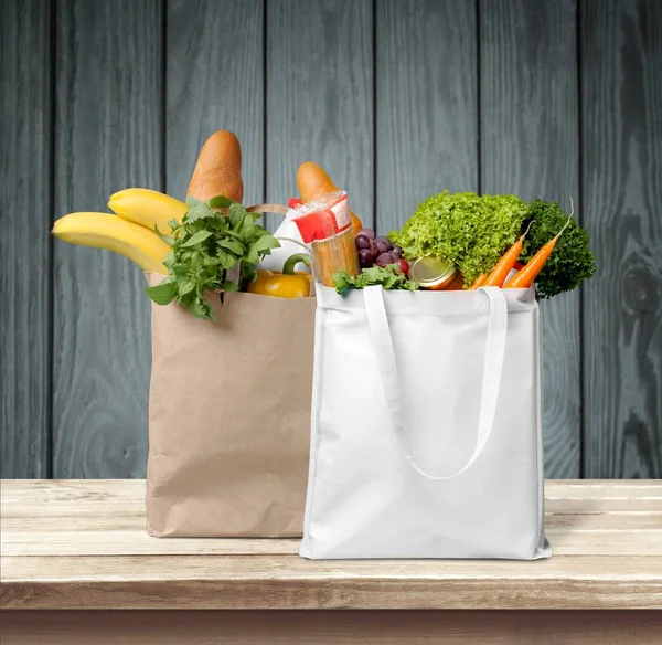 Shopping Tassen Met Boodschappen Producten Verscheidenheid — Stockfoto