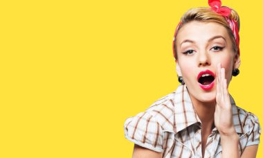 pin-up makyaj kadınla 