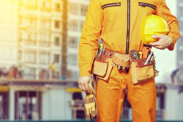 Joven Trabajador Con Cinturón Herramientas —  Fotos de Stock