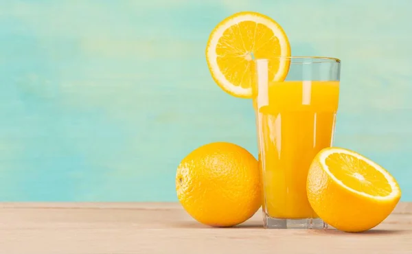 Copo Suco Laranja Delicioso Mesa — Fotografia de Stock