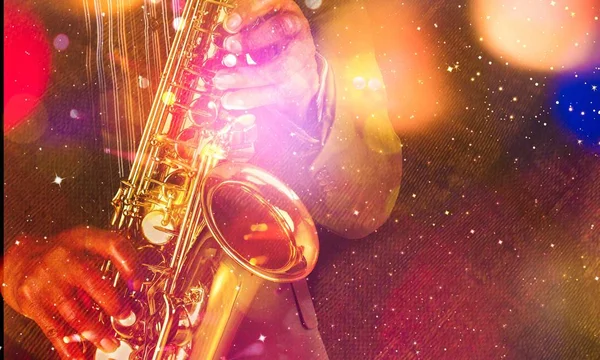 Man speelt op saxofoon — Stockfoto