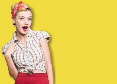 pin-up makyaj kadınla 