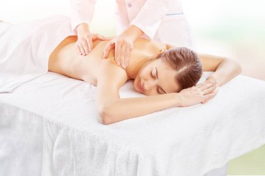 tedavi spa salonu sahip kadın