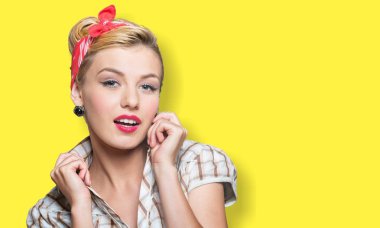 pin-up makyaj kadınla 