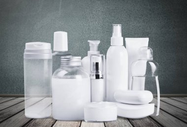 Kozmetik ürünleri ahşap masa seti 