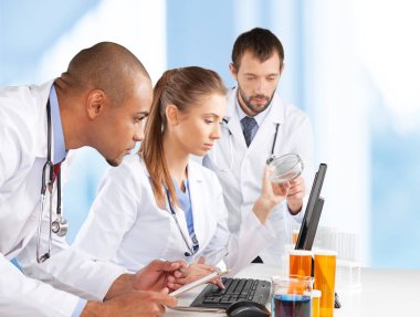 Doktorlar takım uzmanlık konuşuyor