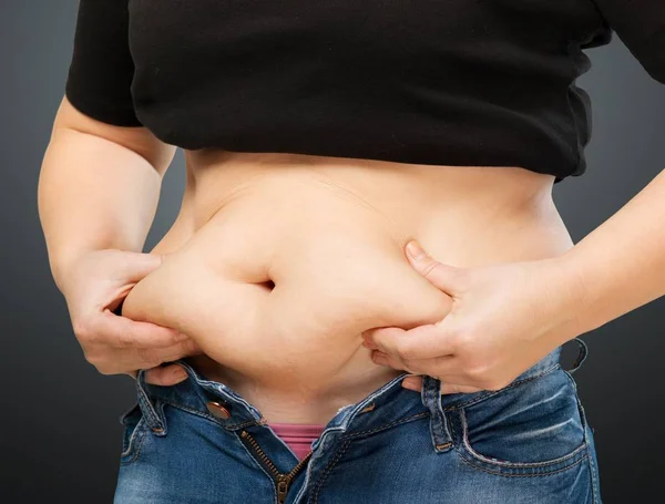 Close Beeld Van Vrouw Met Dikke Buik — Stockfoto