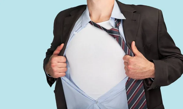 Geschäftsmann Zerreißt Sich Hemd Und Tut Als Sei Ein Superman — Stockfoto