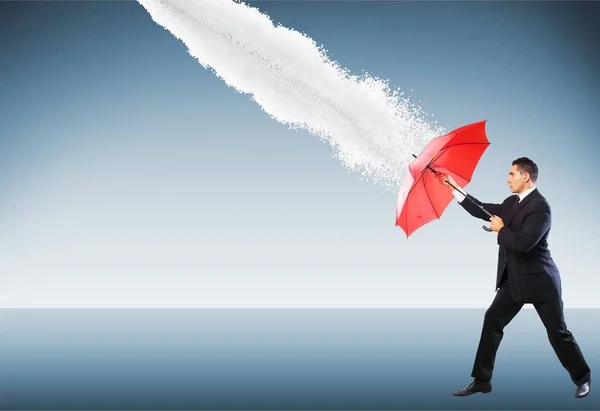 Självsäker Stilig Affärsman Innehar Röda Paraply Blå Bakgrund — Stockfoto
