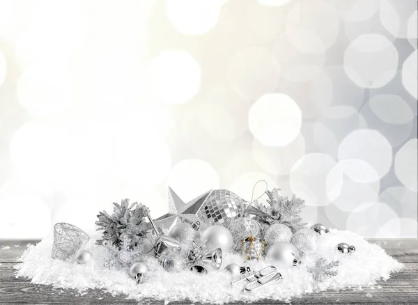 Срібні новорічні кулі — стокове фото