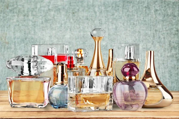Aromatik parfüm şişeleri — Stok fotoğraf