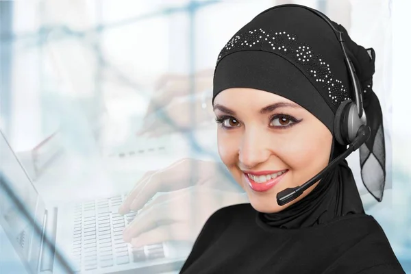 Portrait Young Cute Arabic Woman Headset Background — Stok Foto